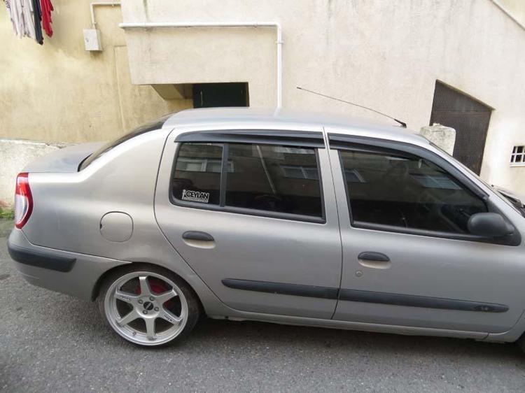 OTOMOBİLİN ZARAR VERİLDİĞİ ANLAR KAMERADA