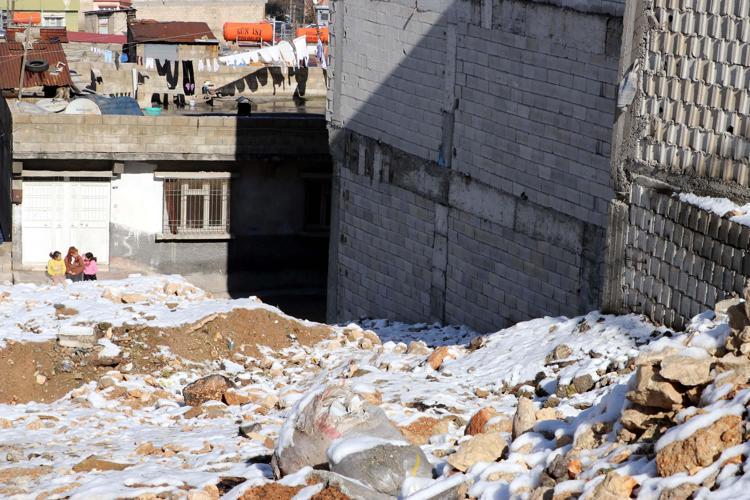 KÜÇÜK KIZIN ÖLÜME GİTTİĞİ ANLAR KAMERADA