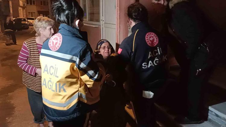 KENDİMİ YALIN AYAK DIŞARIYA ATTIM