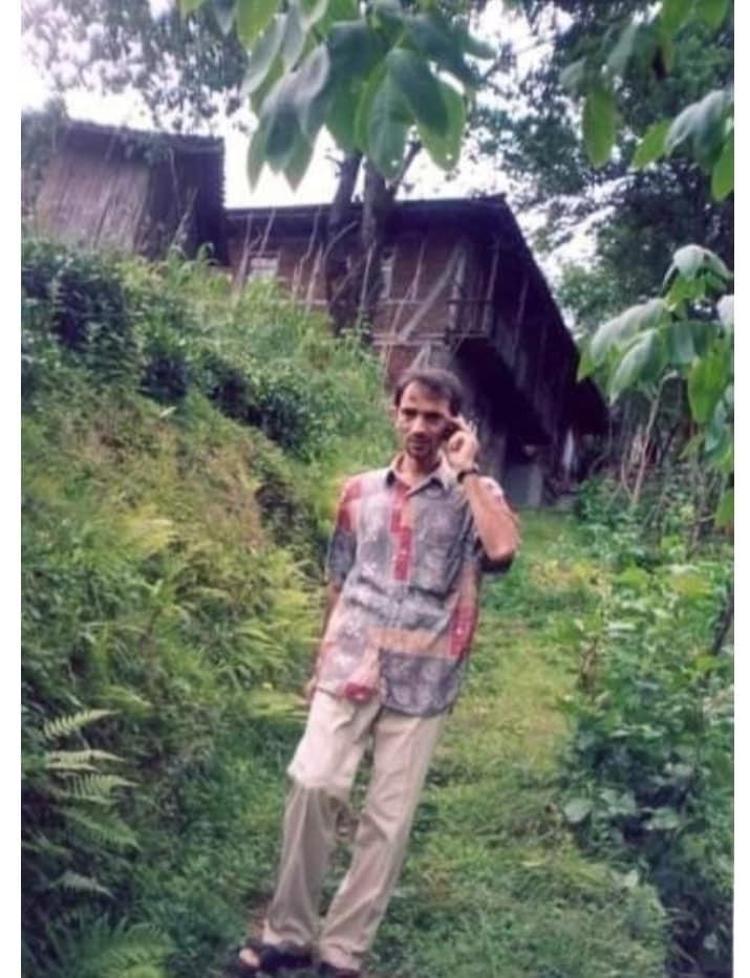 MÜZİK DİNLEYİP, SİGARA İÇİYORMUŞ