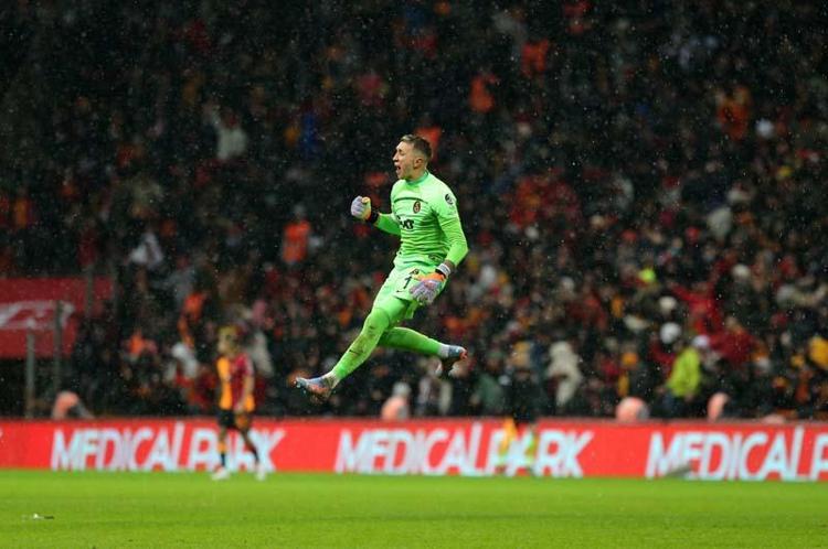 GALATASARAY’DA 2 DEĞİŞİKLİK