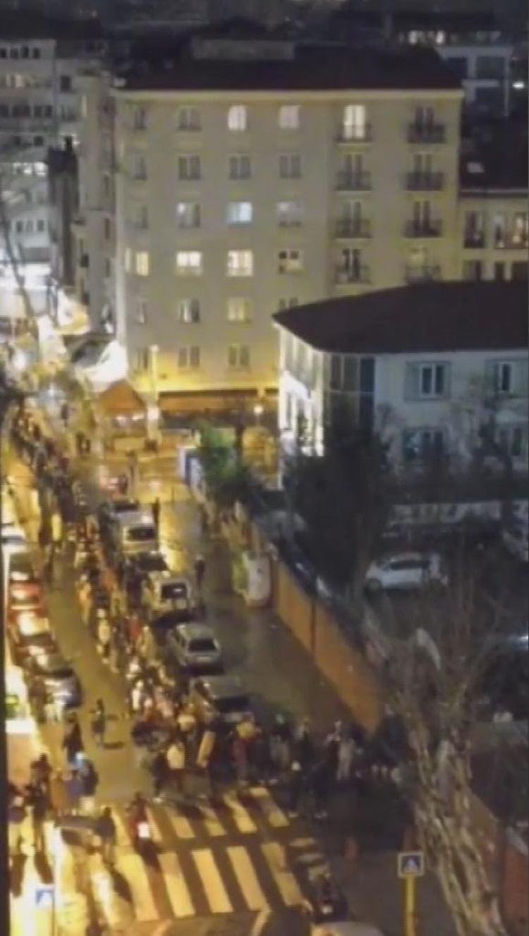 1 SAAT BOYUNCA KOLİLER TIR’IN İÇİNE TAŞINDI