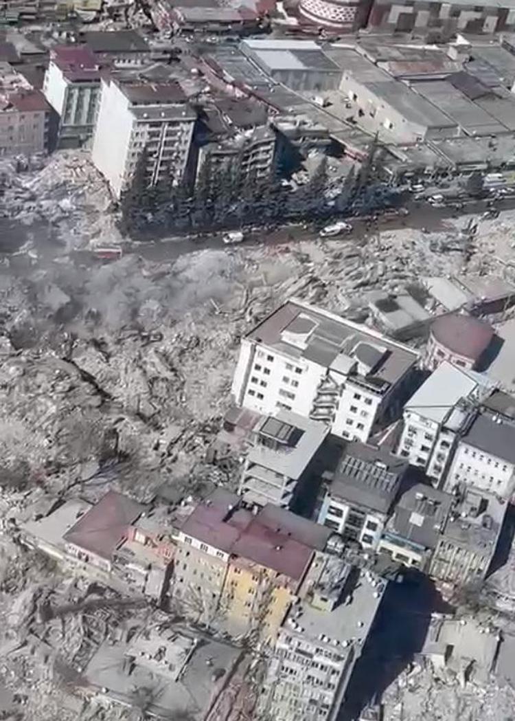 HAVADAN GÖRÜNTÜ FELAKETİN BÜYÜKLÜĞÜNÜ GÖZLER ÖNÜNE SERDİ