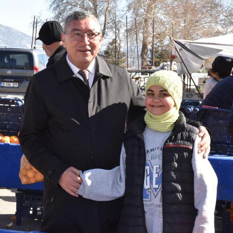 POŞETLER DOLUSU ÜRÜNÜ YARDIM MERKEZİNE VERDİ