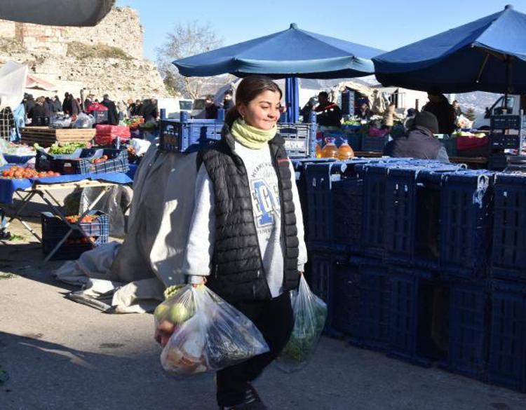 BÜTÜN ÇOCUKLARA ÜZÜLMÜŞTÜM