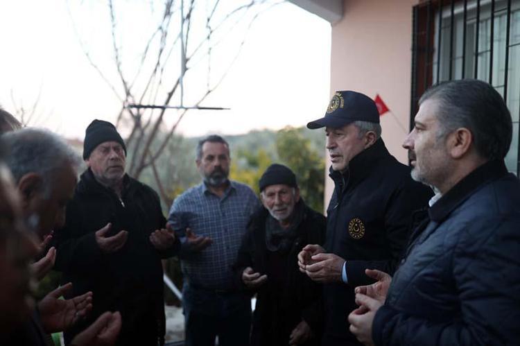 BAKANLAR AKAR İLE KOCA, ŞEHİT AİLESİNİ ZİYARET ETTİLER