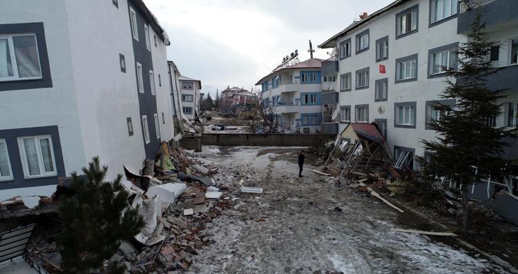 3 BİN 100 TANE KONTEYNER KURMAYI DÜŞÜNÜYORUZ