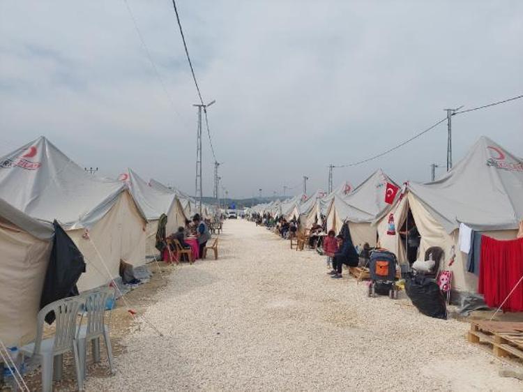 İLK GÜNDEN BERİ CİDDİ ANLAMDA ÇADIR PROBLEMİ YAŞADIK