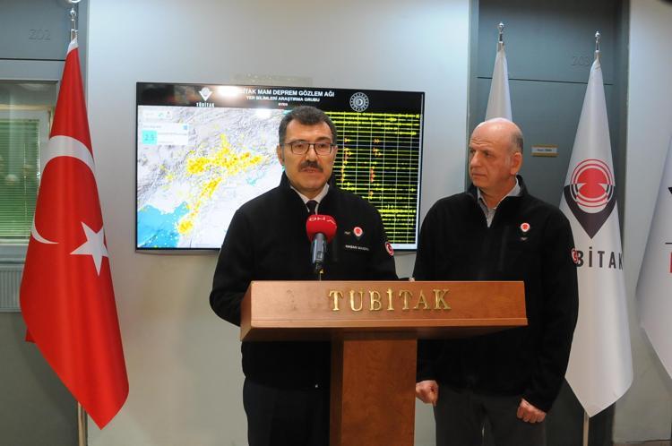 BÖLGEDE HER 30 SANİYEDE 1 DEPREM GÖRÜYORUZ