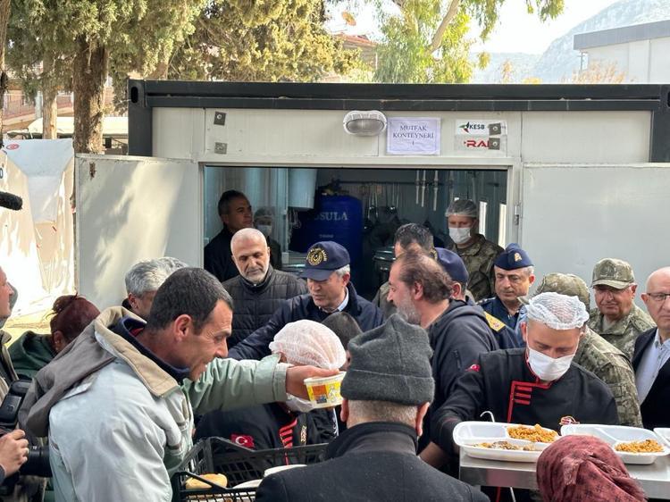 ÜNİVERSİTEYE HAZIRLANAN ÖĞRENCİLERİMİZE YARDIMCI OLACAĞIZ