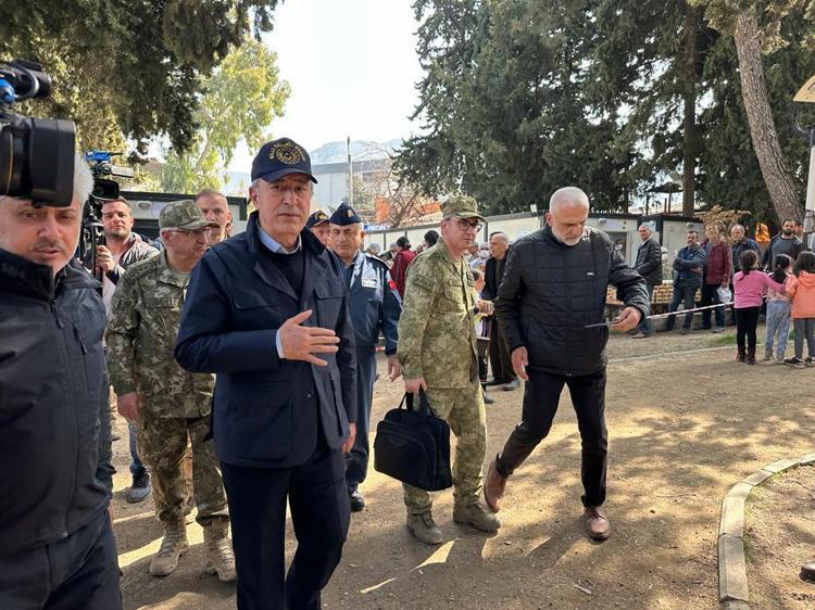 GÜNDE 10 BİN KİŞİ YEMEK YİYEBİLİYOR