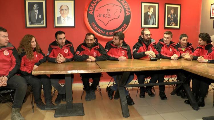 ARKADAŞLARIMIZIN KOLLARINDA VİTAMİN SERUMU VARDI