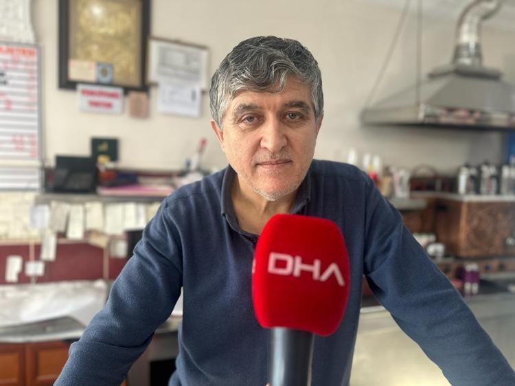 MAHALLEDE KENTSEL DÖNÜŞÜME ÖNCÜLÜK OLMASI İÇİN BİNAYI YIKTIRIP YENİDEN YAPTIRIYOR