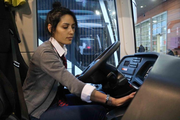 ‘KOCA OTOBÜS, ARKANDA 41 İNSAN’