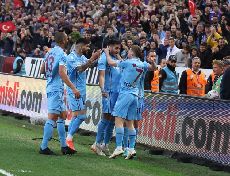 VISCA VE HAMSIK YENİDEN SAHADA