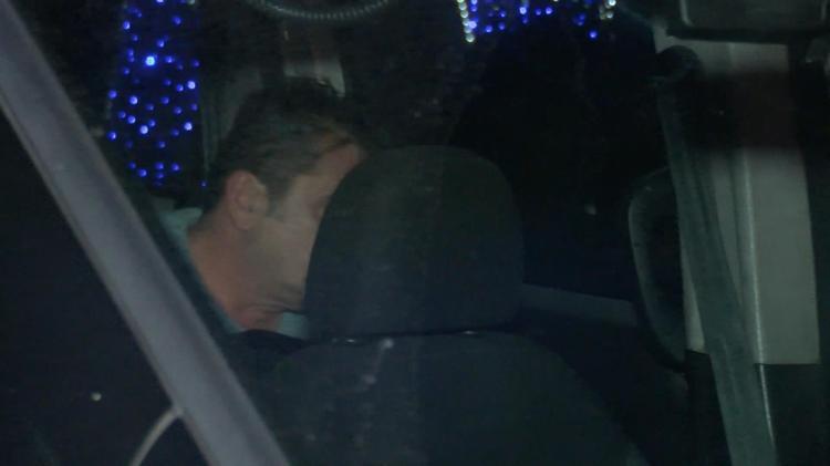 POLİSİN SİLAH ÇEKTİĞİ VE MİDİBÜSÜN ARAÇLARA ÇARPTIĞI ANLAR KAMERADA