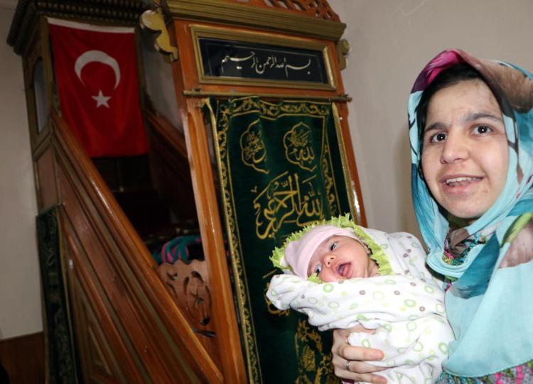 2 HAFTA ÖNCE DOĞAN KIZIMI CAMİDE BÜYÜTÜYORUM