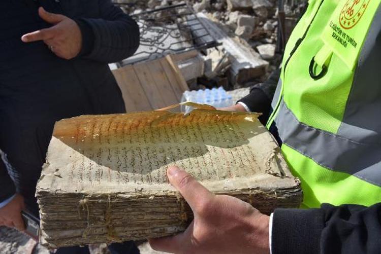 GAZİANTEP KALESİ VE DİYARBAKIR SURLARI