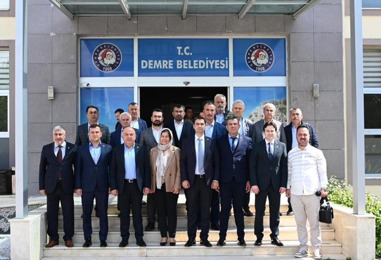 AYNI AİLENİN GELİNLERİ