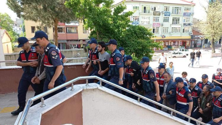 HUSUMETLİLERİNİN AĞAÇLARINI KESİYORLARMIŞ