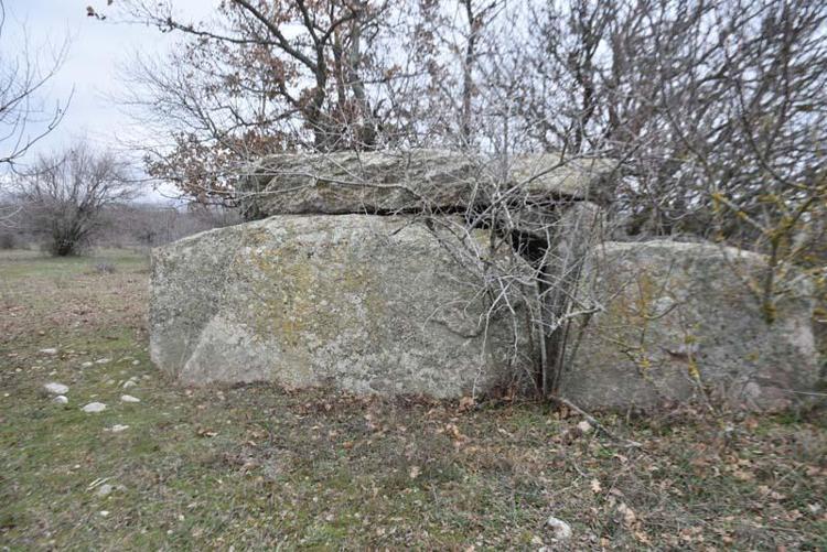 HAZİNE DE DEFİNE DE BULUNMAZ