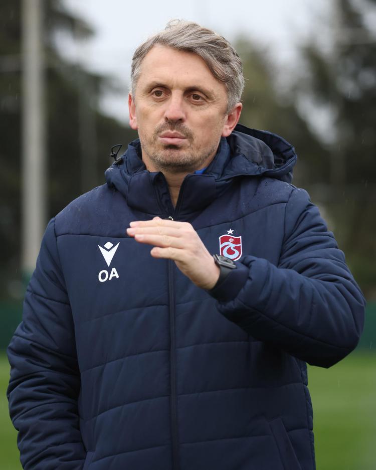 GÖNLÜM SİNEREK KALMADIM BURADA