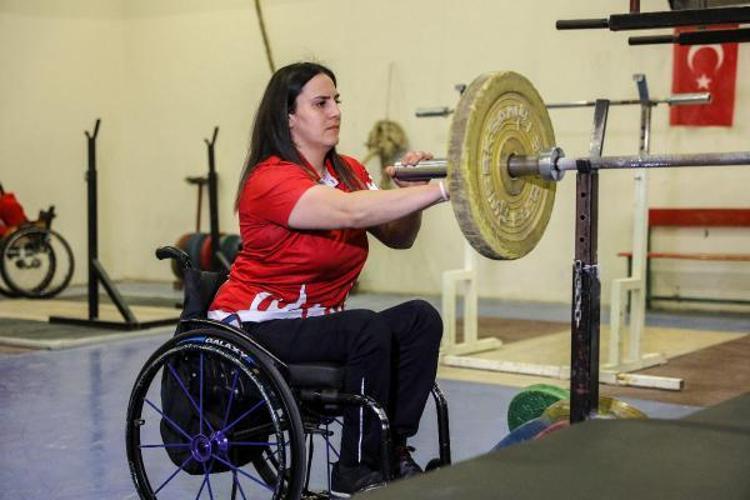 İLK YARIŞMASINDA İKİNCİ OLDU