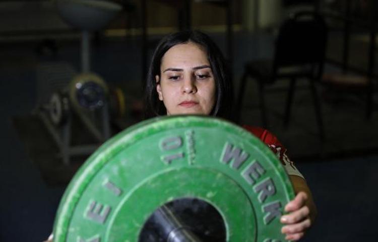 AVRUPADA BAYRAĞIMIZI DALGALANDIRMAK İSTİYORUM