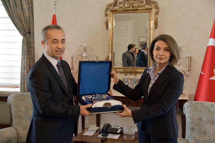 MANİSA VALİLİĞİNE DE ZİYARETTE BULUNDU