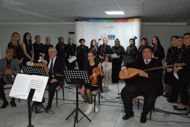 ‘KURSLAR SAYESİNDE YAŞADIKLARIMIZI BİR NEBZE UNUTTUK’