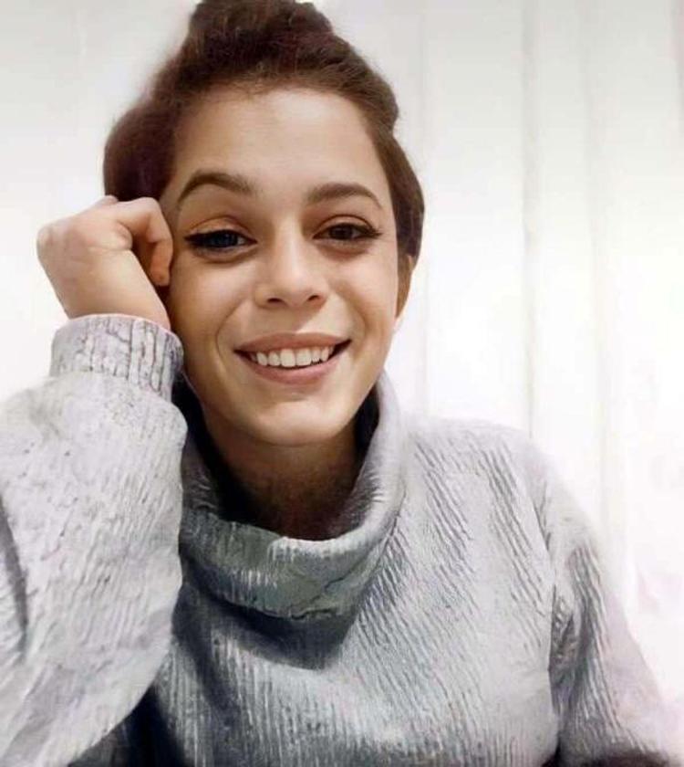 FOTOĞRAFLARI AĞABEYİNE GÖNDERMİŞ