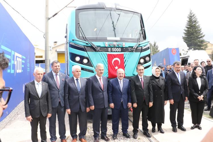 YÜK VE YOLCU TAŞIYABİLECEK