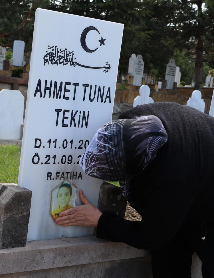 BİR MUCİZE OLSA ÇIKSA GELSELER