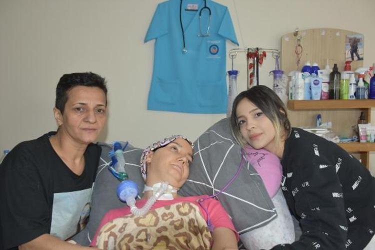 DİLARA BU BAYRAMI SEVENLERİYLE EVDE GEÇİRECEK