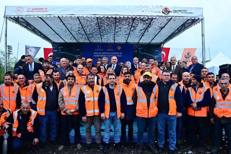 ‘GELECEĞE YOL AÇIYORUZ, TÜRKİYE’NİN YOLUNU AÇIYORUZ’