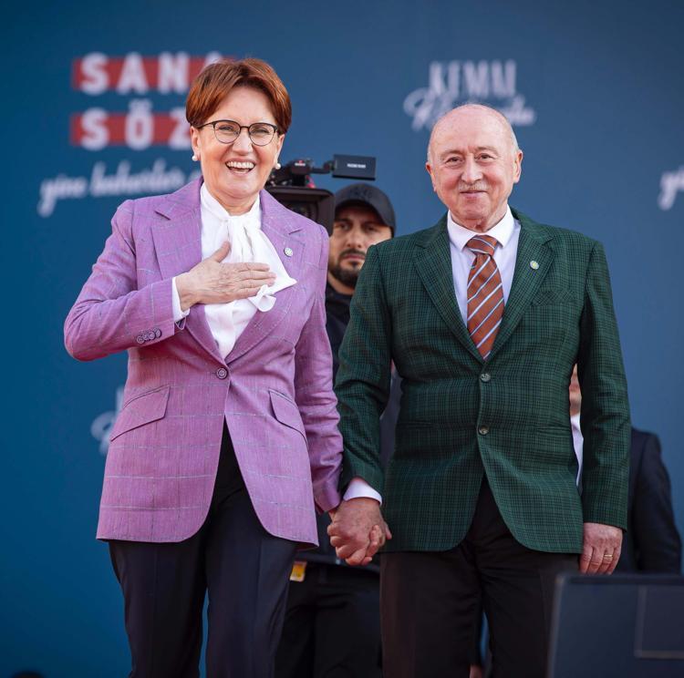 AKŞENER: RECEP BEY EMEKLİYE SEVK EDİLDİN