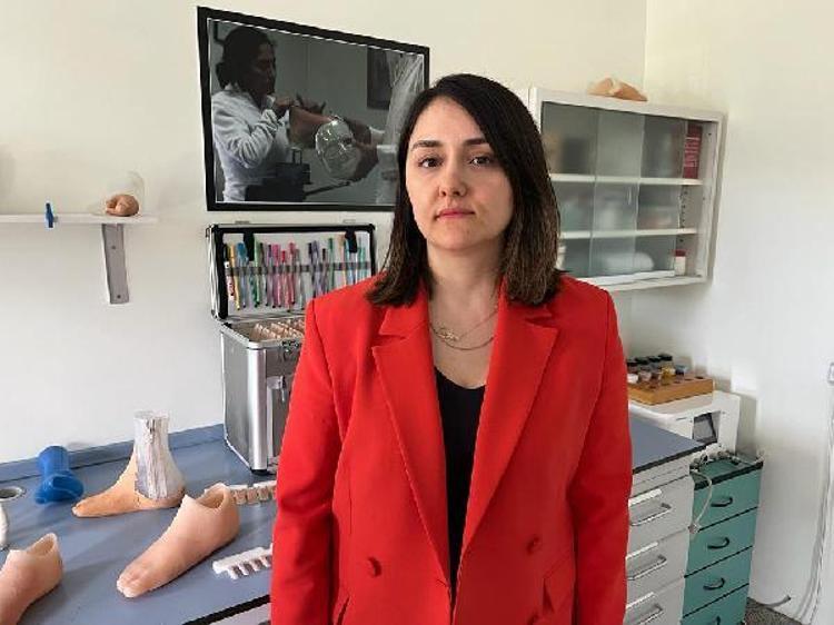 SANATÇI ÖZENİYLE ÇALIŞIYORUZ