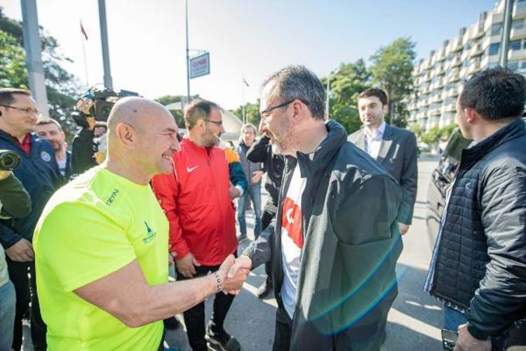 BAKAN KASAPOĞLU VE SOYER DE KOŞTU