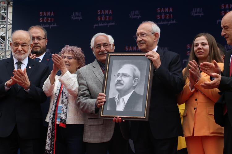 BENİ İSTEDİĞİNİZ GİBİ ELEŞTİREBİLECEKSİNİZ