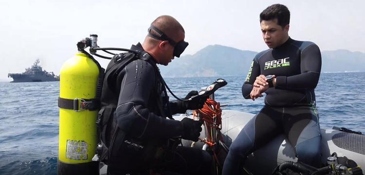 2 DENİZALTIYA EŞ ZAMANLI OLARAK KURTARMA FAALİYETLERİ İCRA EDİLMEKTEDİR