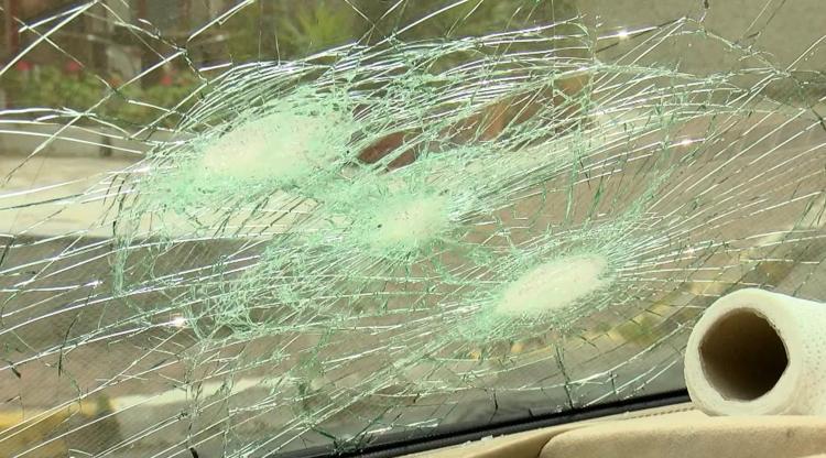 SEN BU MAHALLEDE BU ŞARKIYI NASIL DİNLERSİN DEDİLER