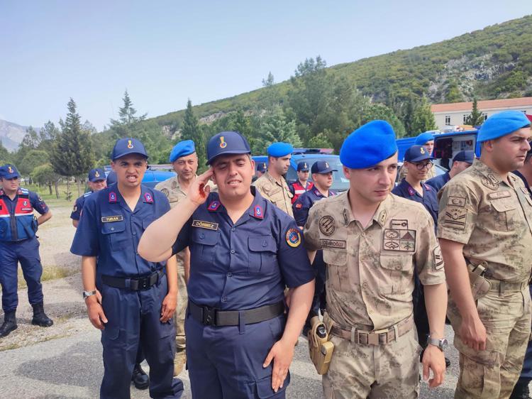 MUĞLADA 1İ DEPREM BÖLGESİNDEN GELEN 28 ENGELLİ TEMSİLİ ASKERLİK YAPTI