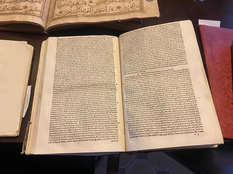 1 MİLYON 700 BİN CİVARINDA KİTABIMIZ VAR