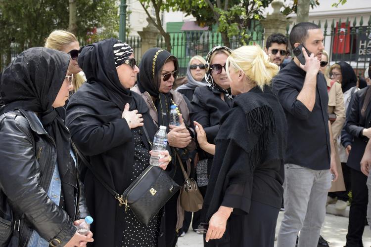 SEVİLEN BİR SANATÇI OLDUĞUNU HİSSETTİK