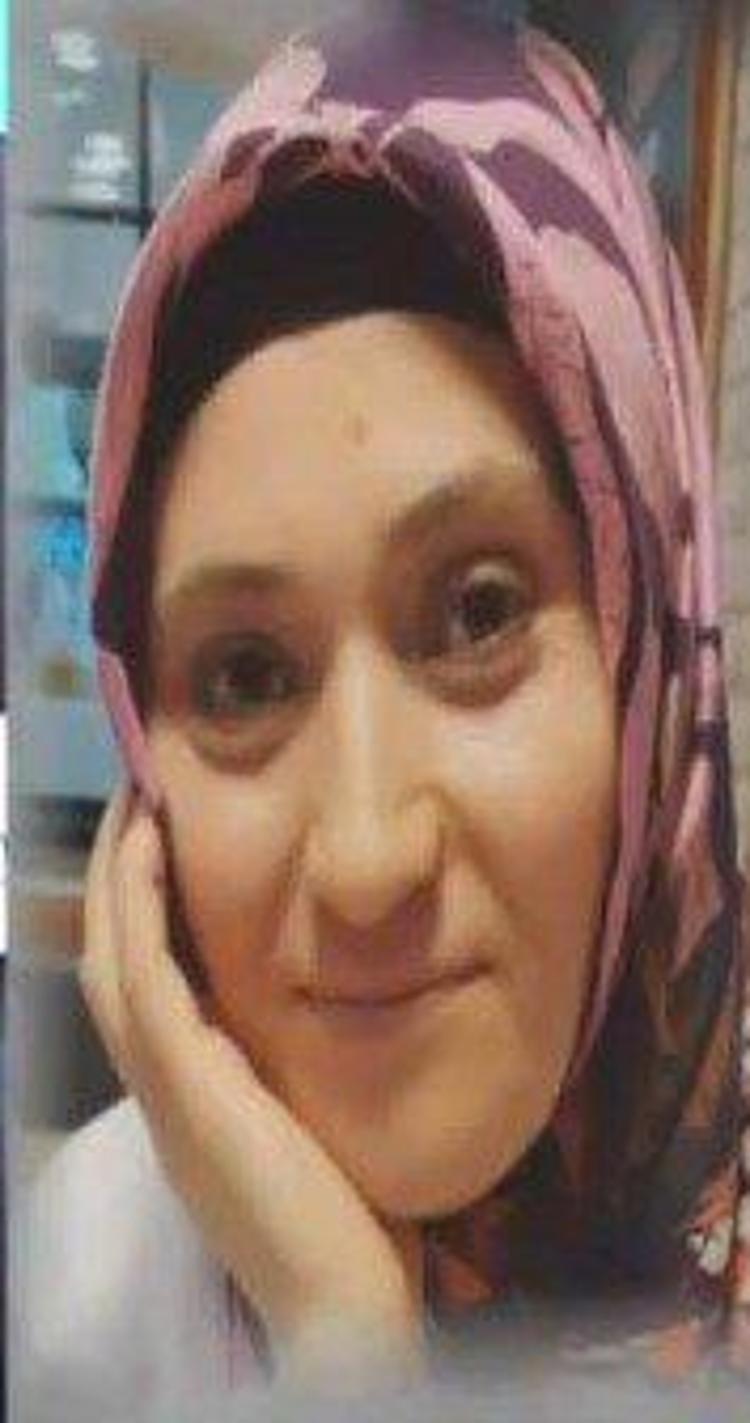 SEVGİLİSİNE SARILIRKEN DİĞERİ ARKADAN YAKLAŞIP KABLOYLA BOĞMUŞ