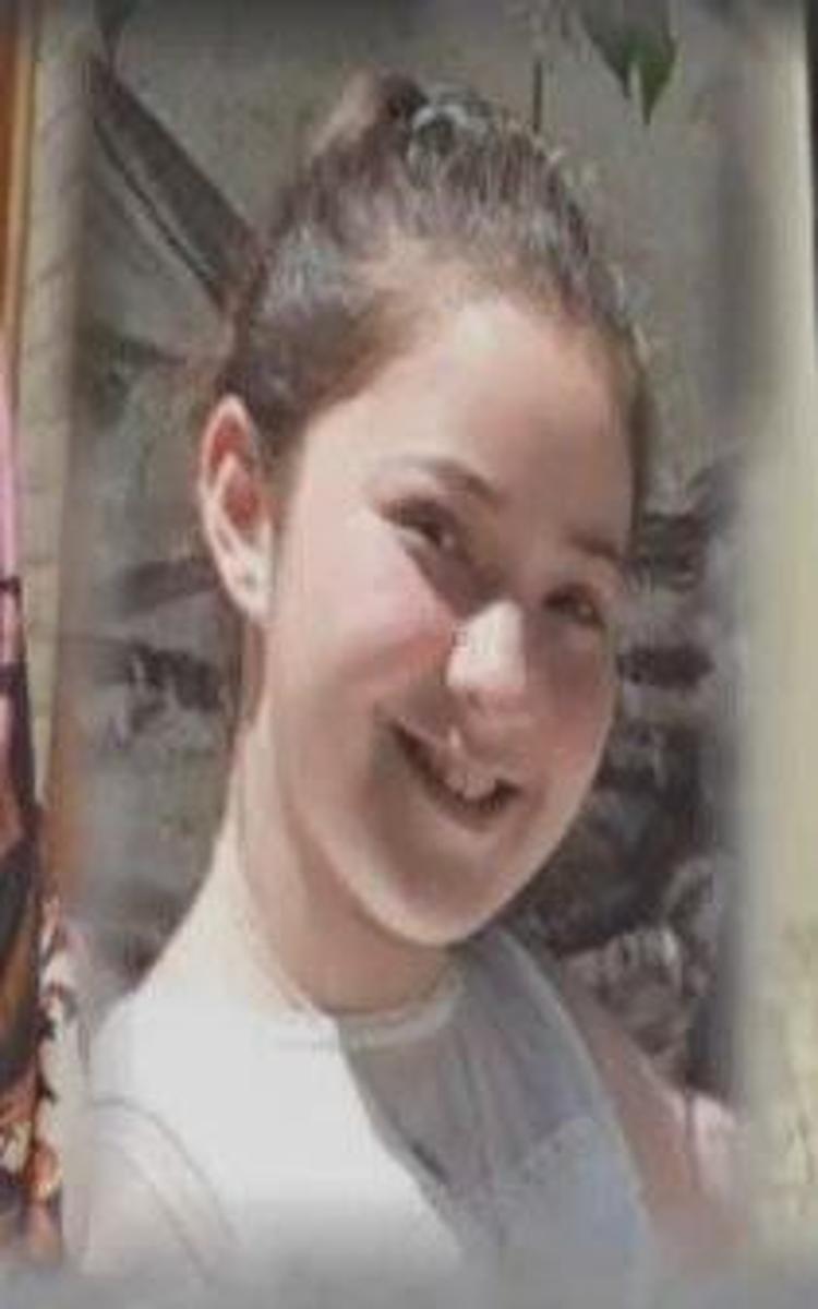 ANNESİNİN CESEDİNİ GÖREN KIZ ÇOCUĞUNU DA ACIMADAN ÖLDÜRMÜŞLER