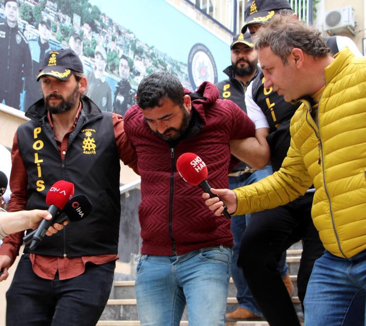 ÇİFTLİK EVİNDE GENÇ KADIN VE ÇOCUKLARINI SIRAYLA ÖLDÜRMÜŞLER