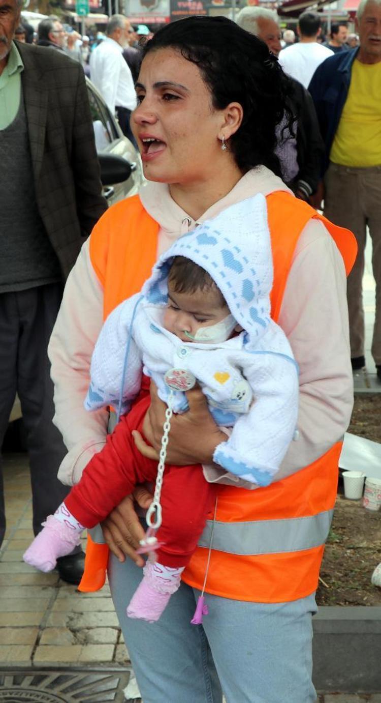 AYBÜKE ANNE SÜTÜNÜN TADINI BİLMİYOR