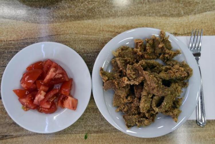 YASAL DEĞİL, SATMAMALARI LAZIM