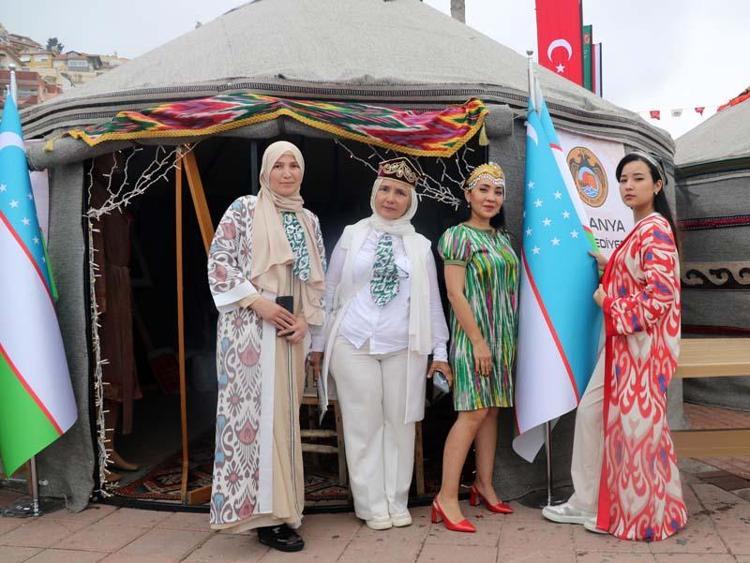 ÖZBEKİSTAN TARİHİNİ ÇOK BEĞENİYORLAR